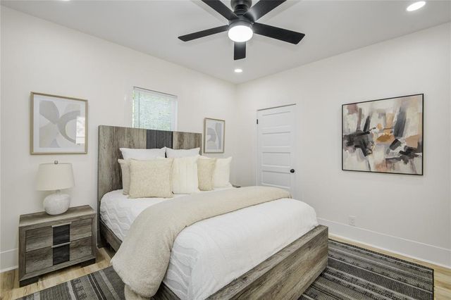 610 E Magnolia Street, Angleton, TX 77515