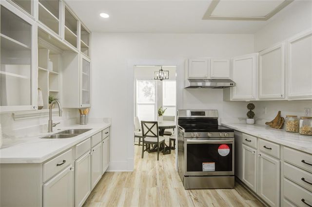 610 E Magnolia Street, Angleton, TX 77515