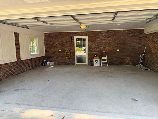 10160 N COLEMAN Road, Roswell, GA 30075