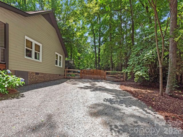 3814 Wonderland Drive, Matthews, NC 28104