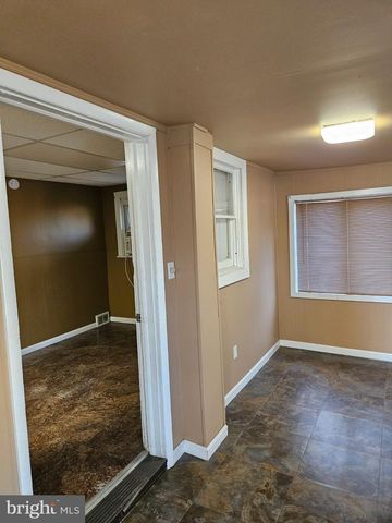 6124 WAYNE AVE, Pennsauken, NJ 08110