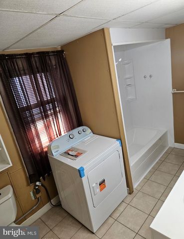6124 WAYNE AVE, Pennsauken, NJ 08110