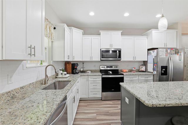 9092 MARYANN DRIVE, Fanning Springs, FL 32693