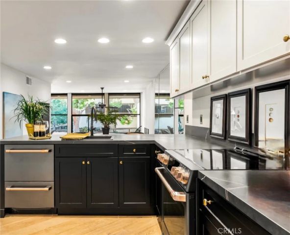 6112 Marina Pacifica Drive North, Long Beach, CA 90803