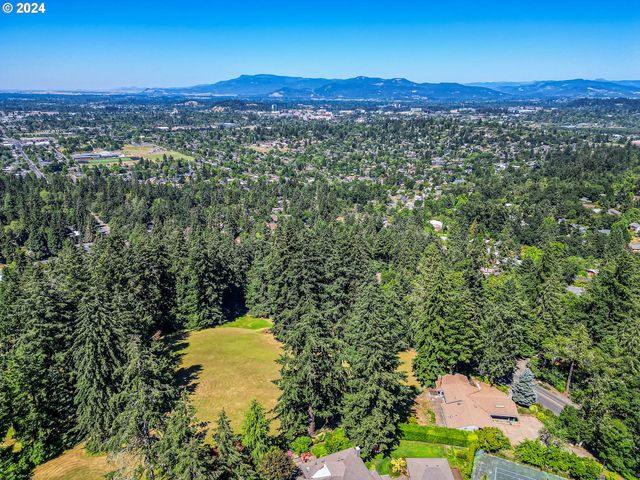 McLean Blvd, Eugene, OR 97401