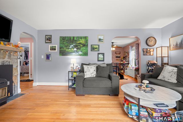 185 Columbus Avenue, Meriden, CT 06451