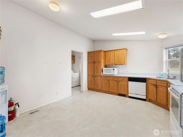 1622 Stephen Street, Oak Harbor, WA 98277