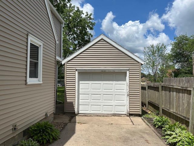338 South Street, Owatonna, MN 55060