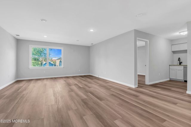 213 Main Street 17, Keansburg, NJ 07734
