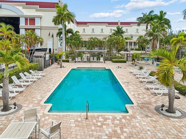 3144 NAUTICAL PLACE S, St Petersburg, FL 33712
