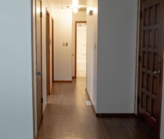 1360 N Murray, Wichita, KS 67212
