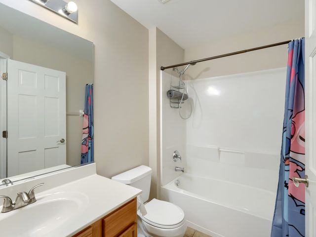 1883 WAVERLY Way, Montgomery, IL 60538