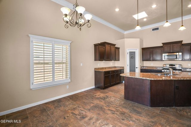 14008 SANDY POINT Lane, El Paso, TX 79938