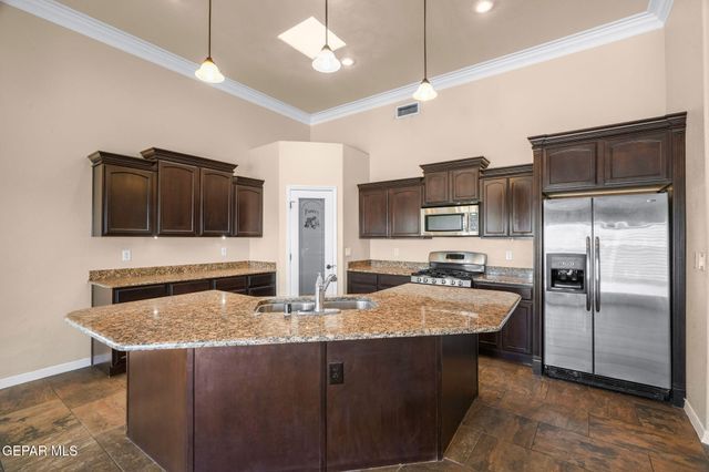 14008 SANDY POINT Lane, El Paso, TX 79938