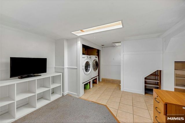 28 Sylvan Avenue, Bergenfield, NJ 07621