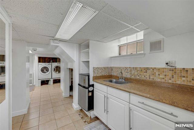 28 Sylvan Avenue, Bergenfield, NJ 07621
