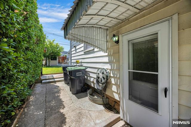 28 Sylvan Avenue, Bergenfield, NJ 07621