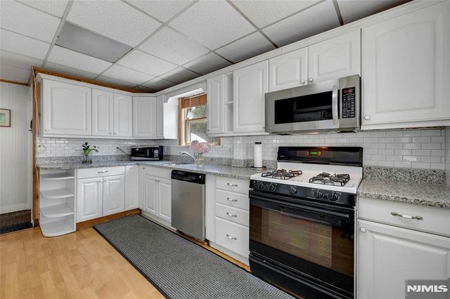 28 Sylvan Avenue, Bergenfield, NJ 07621