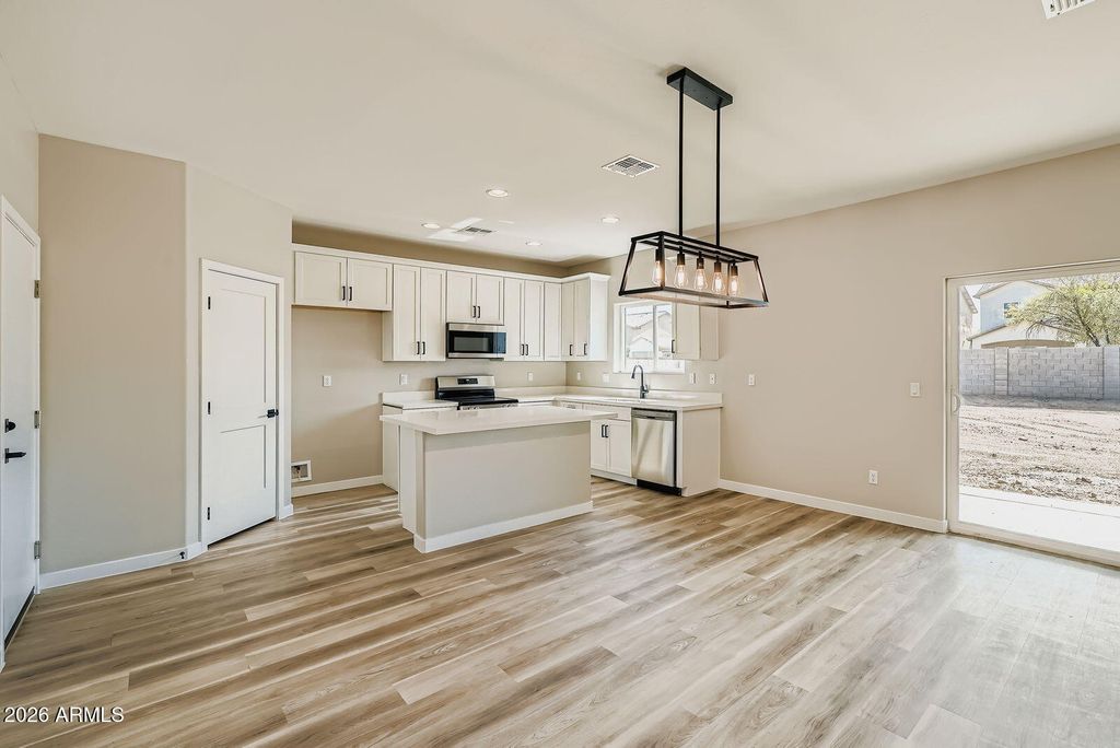 5523 S 11TH Avenue, Phoenix, AZ 85041 — photo 4
