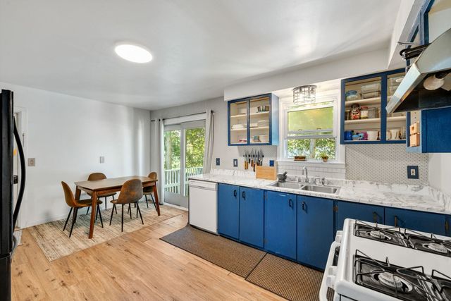 36 Plattsburg Avenue, Burlington, VT 05408