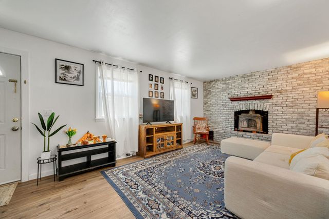 36 Plattsburg Avenue, Burlington, VT 05408