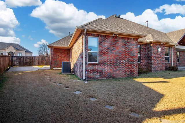 9908 Oak Heights Drive, Sherwood, AR 72120