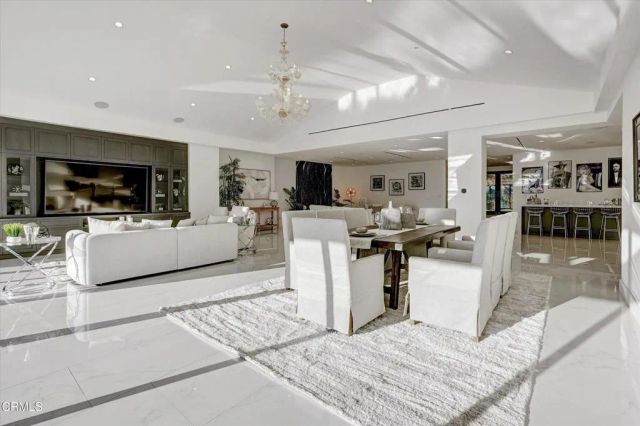 4423 Bergamo Drive, Encino, CA 91436