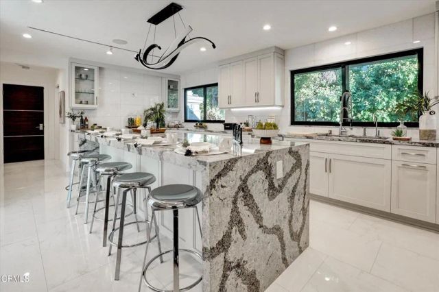 4423 Bergamo Drive, Encino, CA 91436