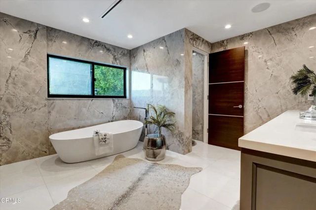 4423 Bergamo Drive, Encino, CA 91436