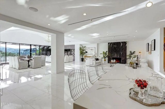 4423 Bergamo Drive, Encino, CA 91436