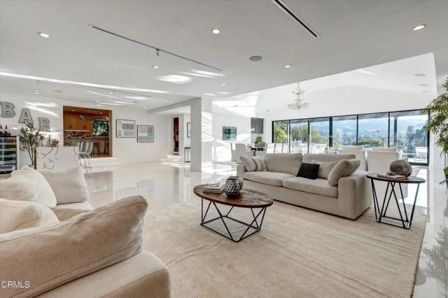 4423 Bergamo Drive, Encino, CA 91436