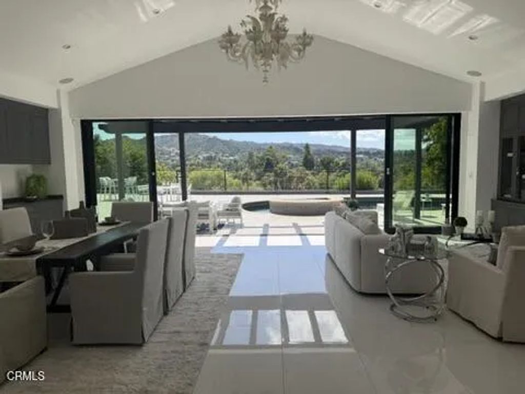 4423 Bergamo Drive, Encino, CA 91436