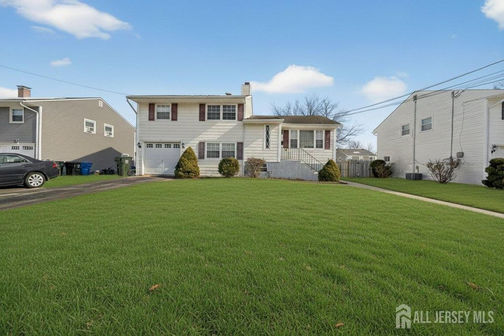 26 S Michael Street, Fords, NJ 08863