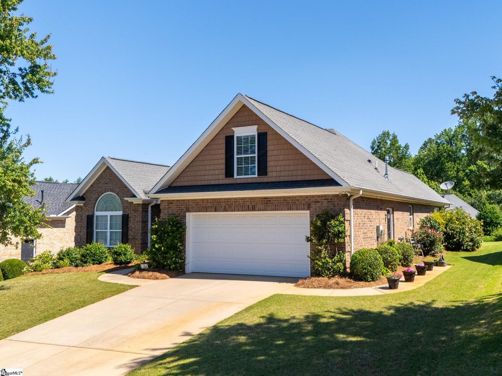 5 Cedarcrest Court, Simpsonville, SC 29680
