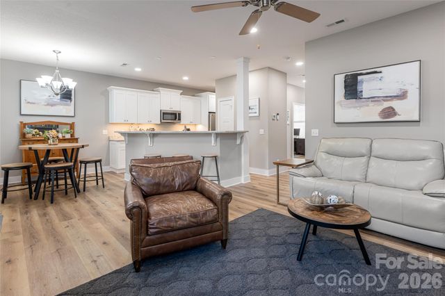 31 Burlington Lane, Fletcher, NC 28732