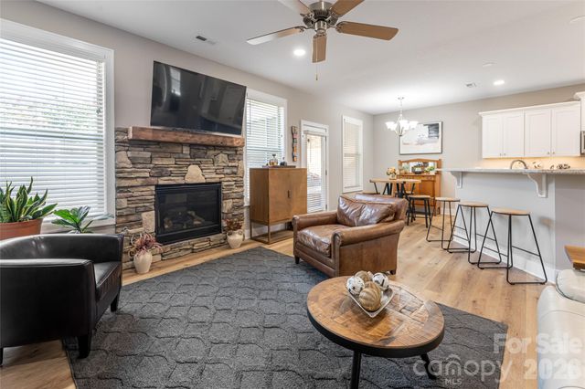 31 Burlington Lane, Fletcher, NC 28732