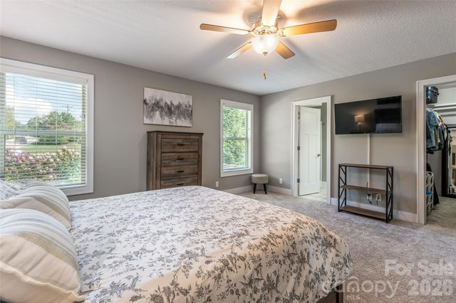 31 Burlington Lane, Fletcher, NC 28732