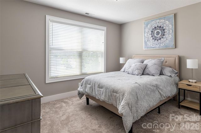 31 Burlington Lane, Fletcher, NC 28732