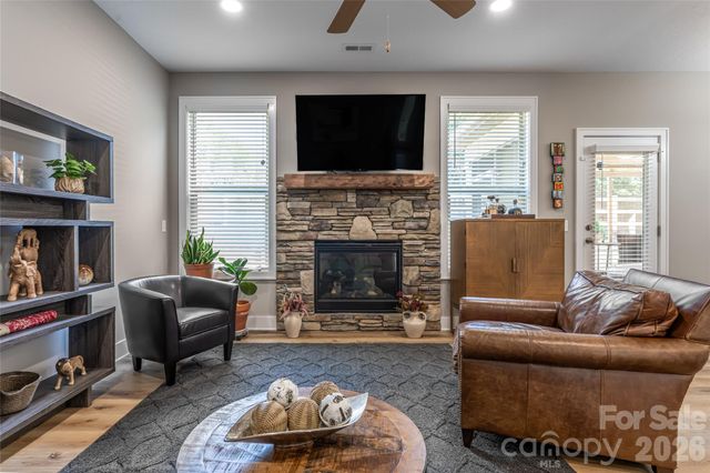 31 Burlington Lane, Fletcher, NC 28732