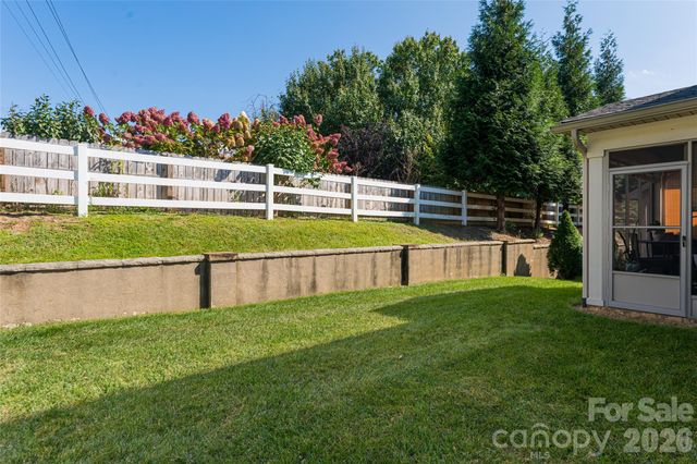 31 Burlington Lane, Fletcher, NC 28732