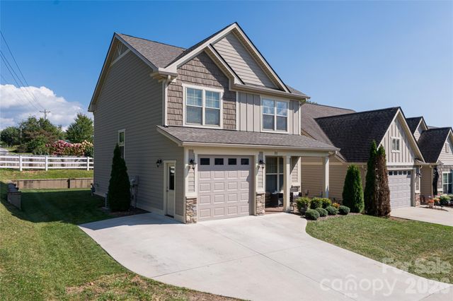 31 Burlington Lane, Fletcher, NC 28732
