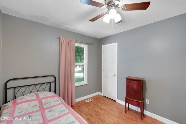 119 Ashley Ct, Louisville, KY 40229