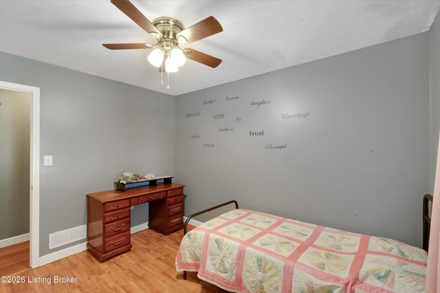 119 Ashley Ct, Louisville, KY 40229