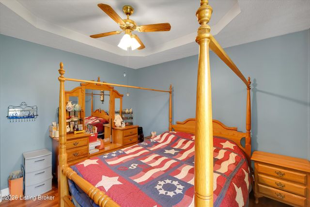 119 Ashley Ct, Louisville, KY 40229