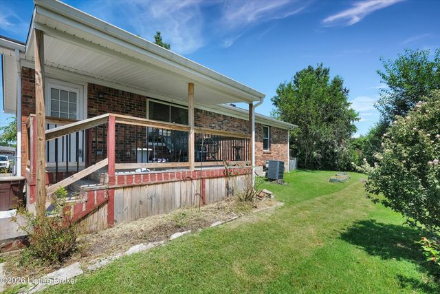 119 Ashley Ct, Louisville, KY 40229