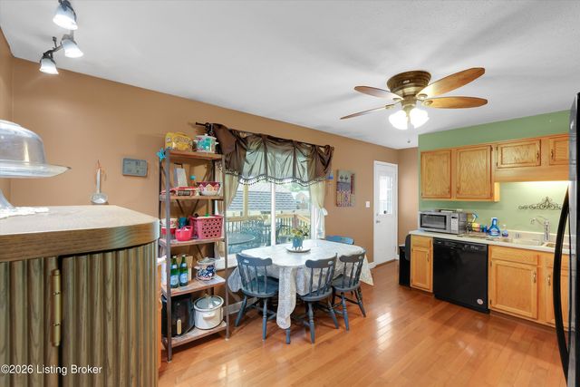 119 Ashley Ct, Louisville, KY 40229