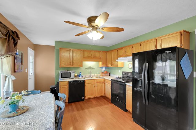 119 Ashley Ct, Louisville, KY 40229