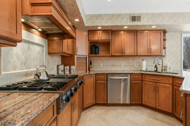 855 Sunset Rdg, Bridgewater Twp., NJ 08807