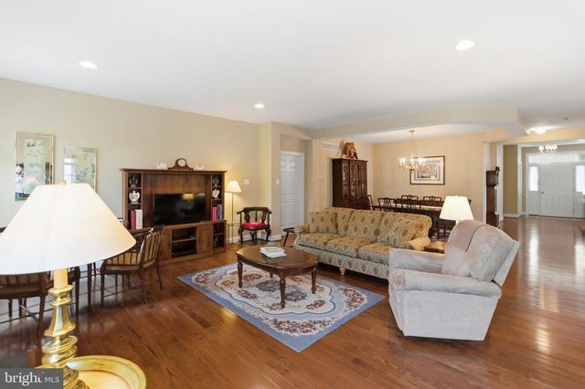 126 BAYHILL DR, North Wales, PA 19454