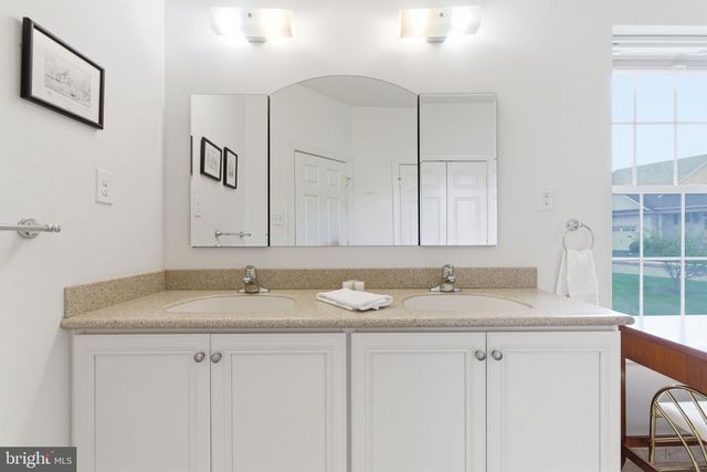 126 BAYHILL DR, North Wales, PA 19454